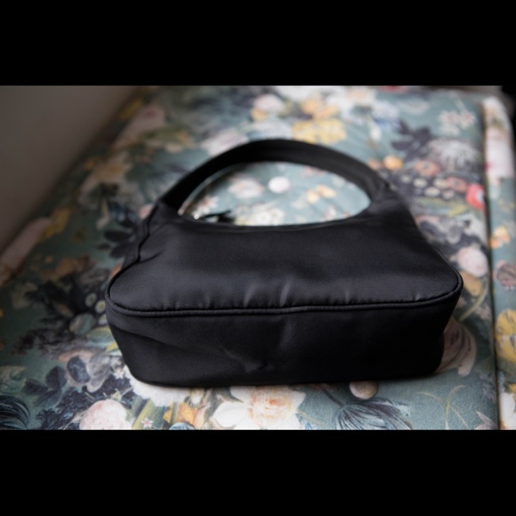 ‼️SOLD‼️AUTH PRADA TESSUTO NYLON MINI BAG! KENDALL - Picture 5 of 8